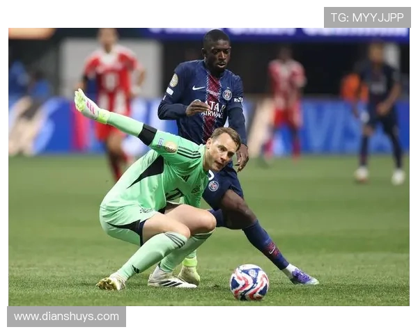 李明携子观战世俱杯:从单车少年到青训引路人的足球传承(3) 李明携子观战世俱杯:从单车少年到青训引路人的足球传承(3)